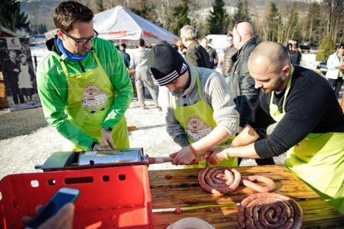 Vyrábanie klobás na teambuildingu v hoteli Atrium